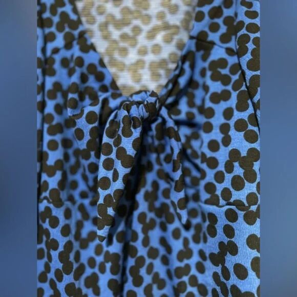 Ava & Viv Blue and Black Polka Dot Tie Front Blouse Sz 3x Work/Dressy Casual - Picture 2 of 3